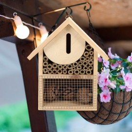 Maison en bois suspendue pour abeilles