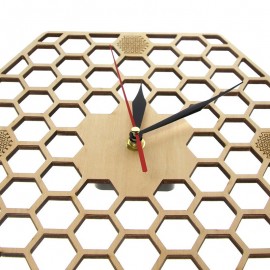 Horloge murale hexagonale en bois nid d'abeille vue dessus