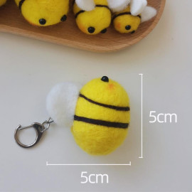 dimension Porte-clés tout doux en feutre une abeille pour vos secrets !