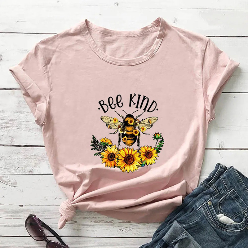 T-shirt Bee Kind abeille romantique - couleur rose pêche